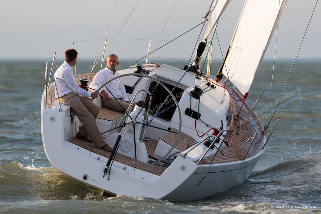 J-Boats - J-Composites J 122 E navigating, helm station